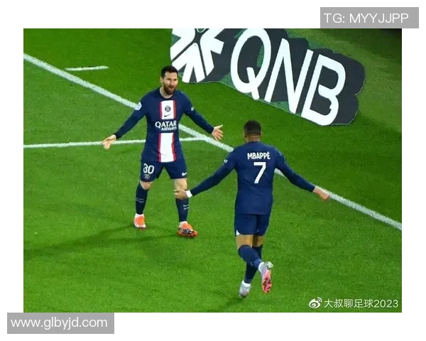 现役足球球星梅西、C罗、哈兰德、姆巴佩等顶尖球员的表现与未来发展前景分析